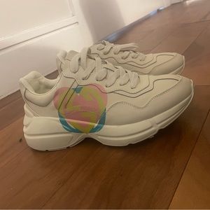 Women's Gucci Rhyton heart sneaker NEVER WORN!